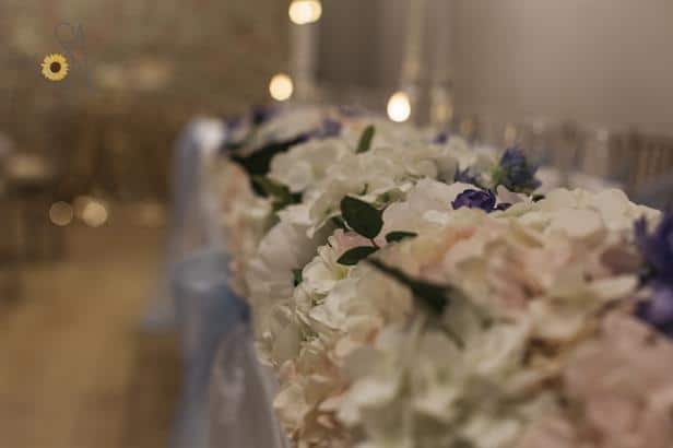 Table garland in pastel hues created a fab top table decor.