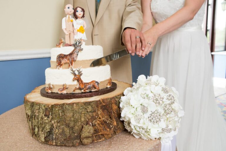 Tips for displaying your wedding cake