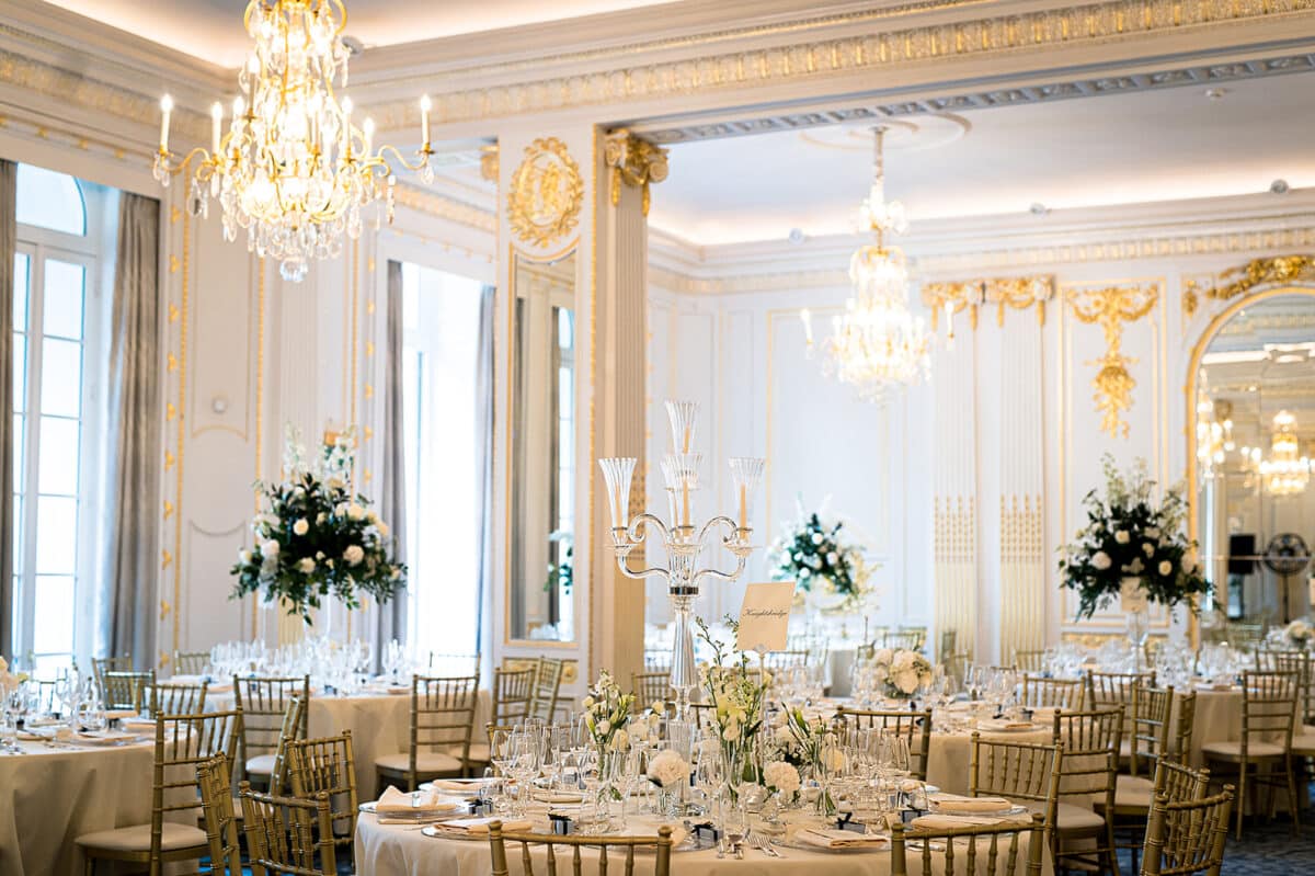 Summer wedding full of floral delights at the Mandarin Oriental Hotel, Hyde Park London - Fabulous Functions UK, event florist and venue stylist.