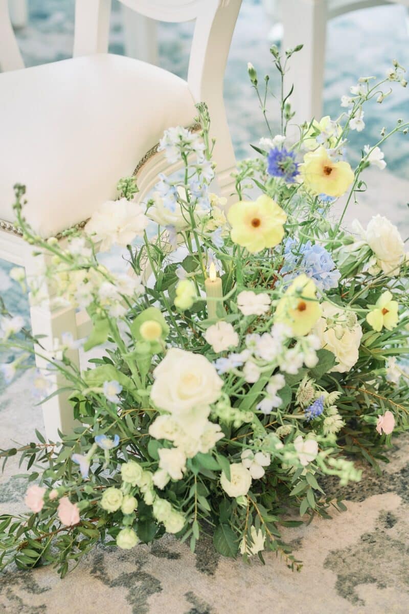 Aisle meadows in warm white and buttery yellow colour palette